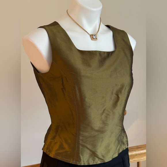 Oleana The Norwegian Story  Green/Gold NWT Shell 100% Silk Made In Norway Sz S. - Picture 3 of 12